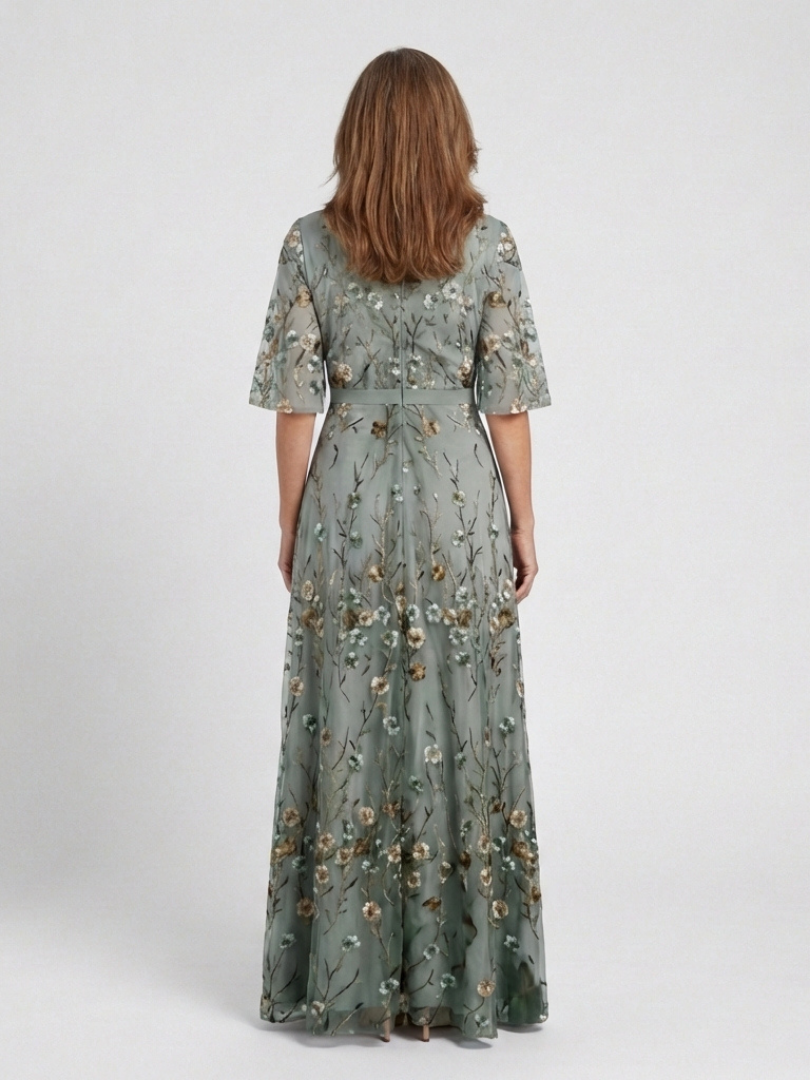 Evadne | Abito Maxi Ricamato con Scollatura a V