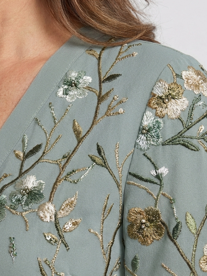 Evadne | Abito Maxi Ricamato con Scollatura a V