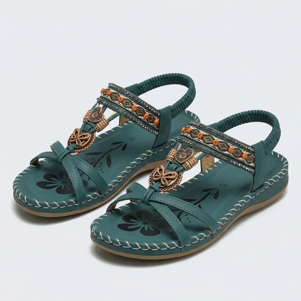 Sandali in stile ibiziano che combinano comfort ed eleganza