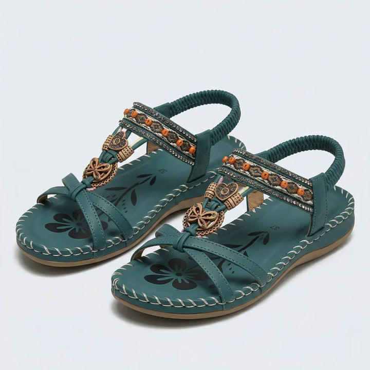 Sandali in stile ibiziano che combinano comfort ed eleganza